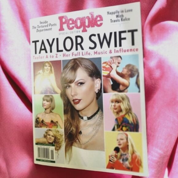 TAYLOR SWIFT A-Z PEOPLE Magazine SPECIAL EDITION NEW - Picture 8 of 15